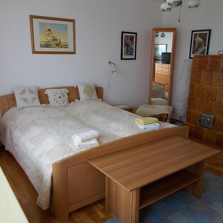 Liliom Apartments Balatonfuered Екстериор снимка