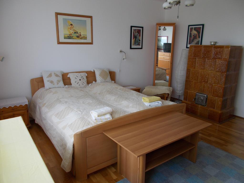 Liliom Apartments Balatonfuered Екстериор снимка