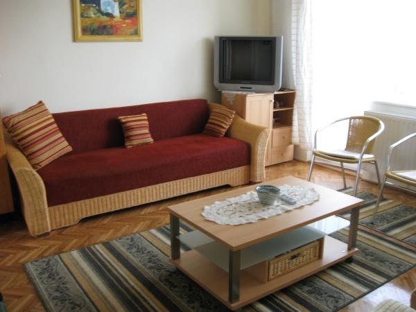 Liliom Apartments Balatonfuered Екстериор снимка